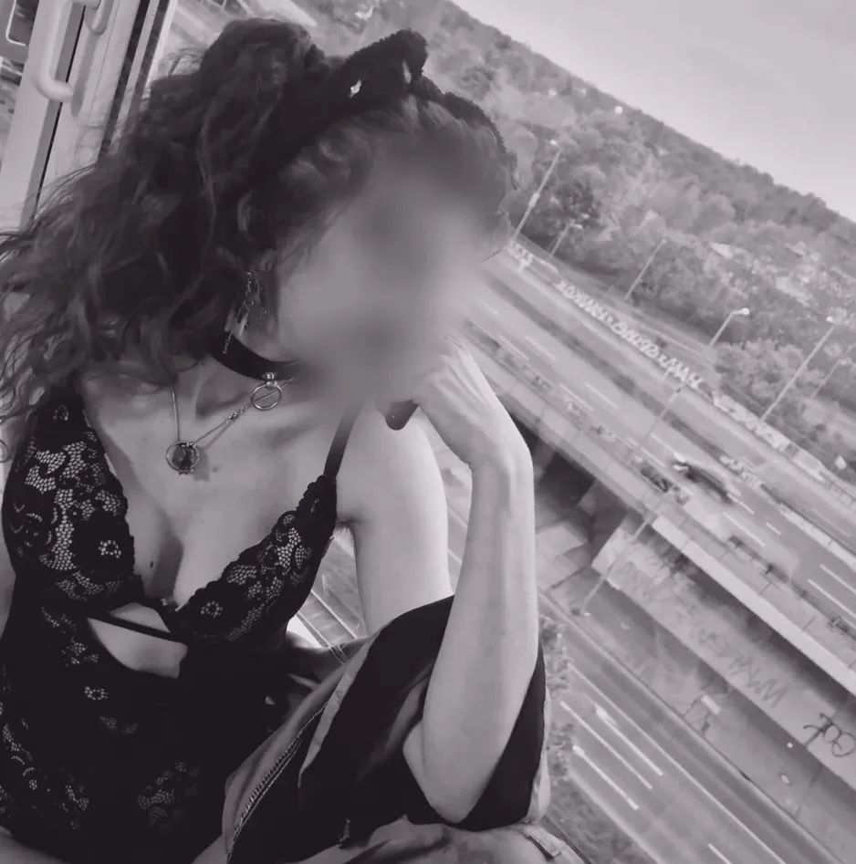 Anna, 22
