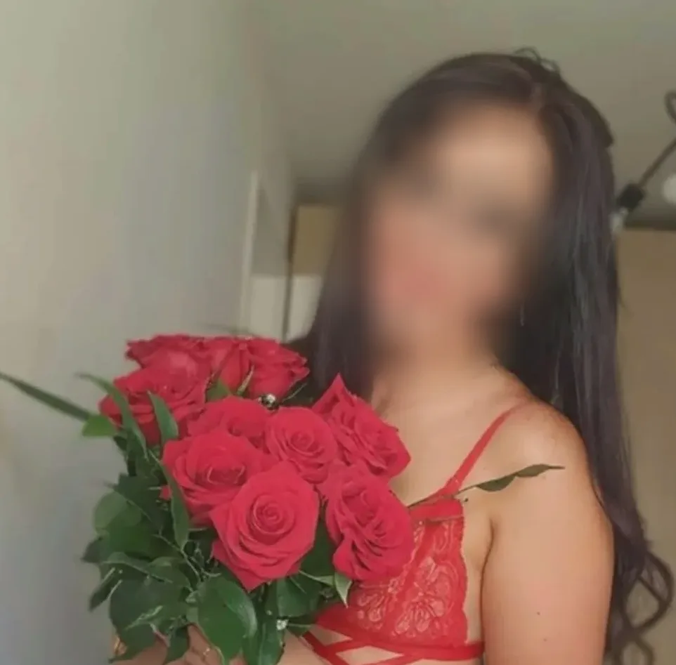 Ayse, 31