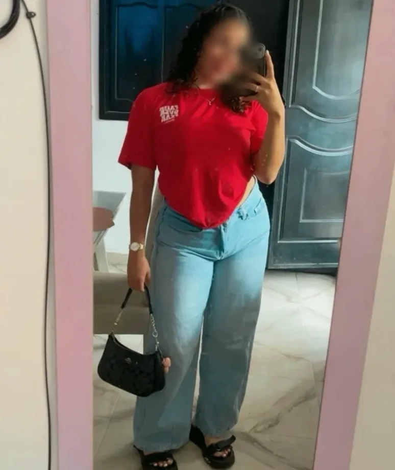 Chiara, 24