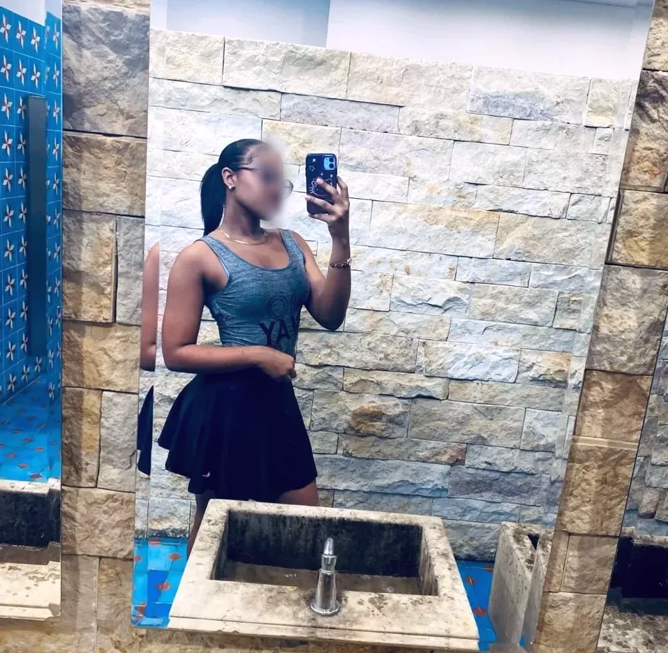 Mia, 20