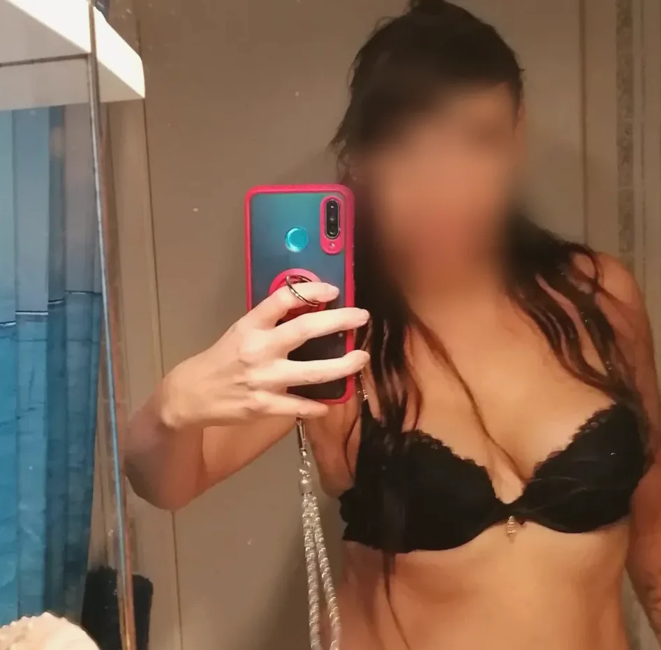 Rebecca, 36