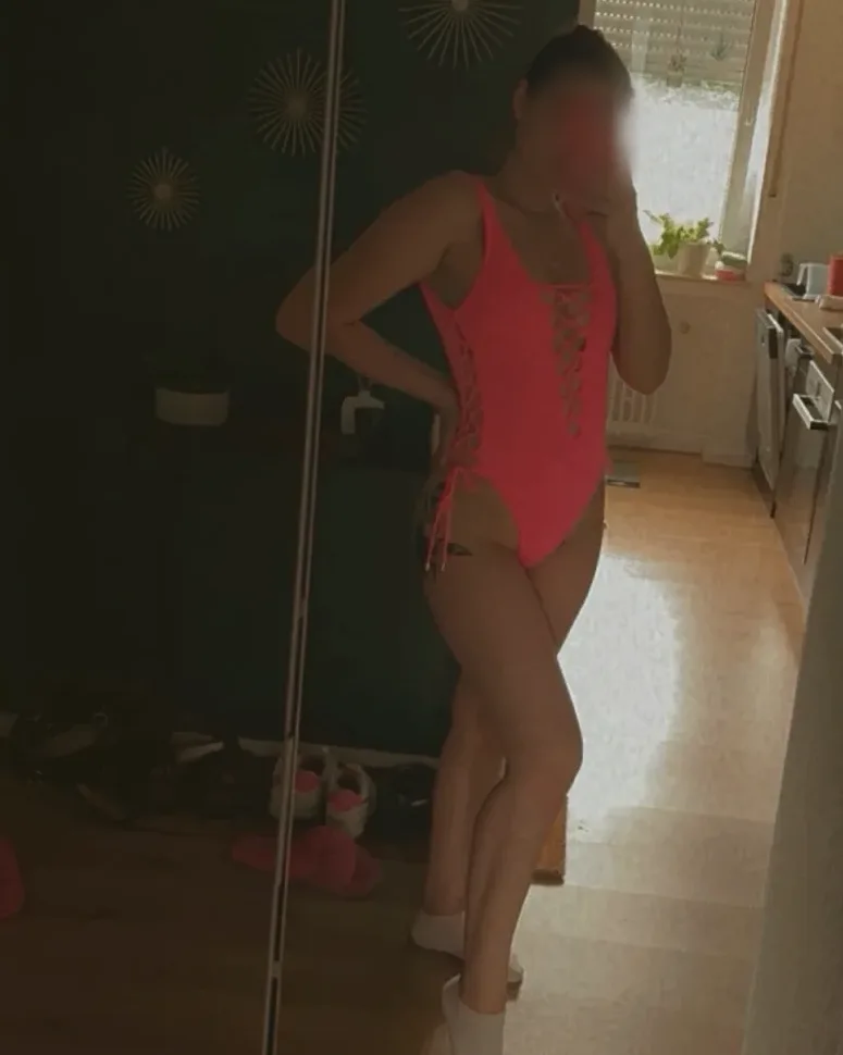 Vivien, 26